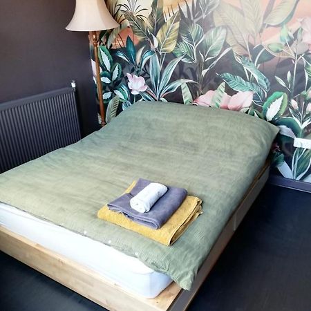 Canal View 1 Bed Apartment In Zone 1 Londra Esterno foto