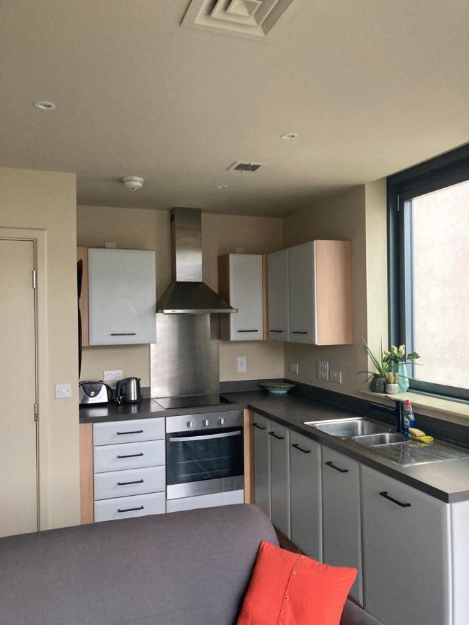 Canal View 1 Bed Apartment In Zone 1 Londra Esterno foto