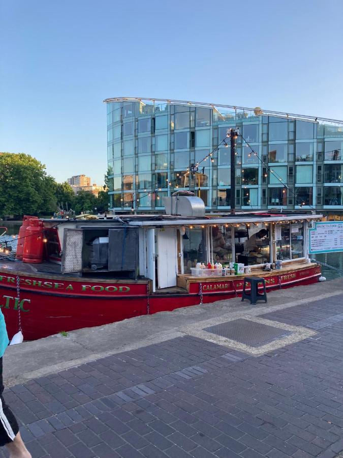 Canal View 1 Bed Apartment In Zone 1 Londra Esterno foto