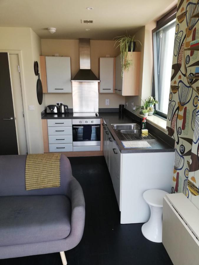 Canal View 1 Bed Apartment In Zone 1 Londra Esterno foto