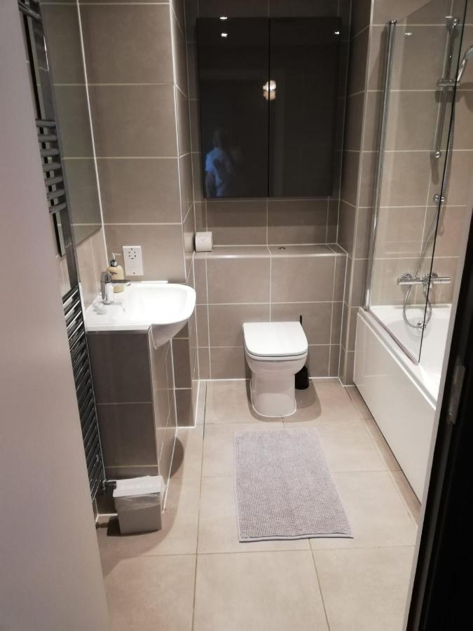Canal View 1 Bed Apartment In Zone 1 Londra Esterno foto