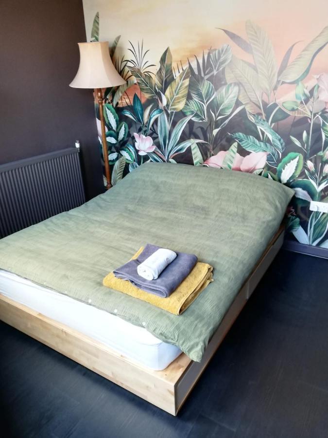 Canal View 1 Bed Apartment In Zone 1 Londra Esterno foto
